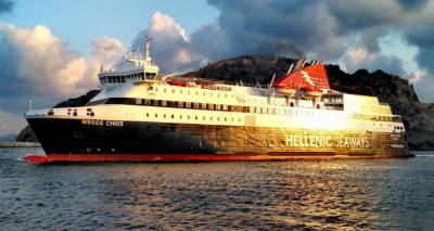 &Phi;&omega;&tau;&omicron;&gamma;&rho;&alpha;&phi;ί&alpha;: &Theta;&alpha;&nu;ά&sigma;&eta;&sigmaf; &Lambda;&alpha;&mu;&pi;&rho;&omicron;ύ&delta;&eta;&sigmaf;