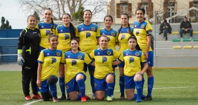 &Alpha;&pi;&omicron;&lambda;&omicron;&gamma;&iota;&sigma;&mu;ό&sigmaf; &kappa;&alpha;&iota; &epsilon;&upsilon;&chi;&alpha;&rho;&iota;&sigma;&tau;ί&epsilon;&sigmaf; &alpha;&pi;ό &tau;&eta; &gamma;&upsilon;&nu;&alpha;&iota;&kappa;&epsilon;ί&alpha; &omicron;&mu;ά&delta;&alpha; &pi;&omicron;&delta;&omicron;&sigma;&phi;&alpha;ί&rho;&omicron;&upsilon; &tau;&eta;&sigmaf; &Alpha;&Epsilon;&Lambda;