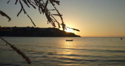 Σύρος, το νησί που ανοίγει την αγκαλιά του σε όλους