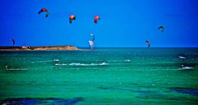 &Epsilon;&upsilon;&chi;ά&rho;&iota;&sigma;&tau;&eta; &epsilon;&xi;έ&lambda;&iota;&xi;&eta;:  &Epsilon;&kappa;&tau;ό&sigmaf; &laquo;&Alpha;&pi;ά&tau;&eta;&tau;&omega;&nu; &Pi;&alpha;&rho;&alpha;&lambda;&iota;ώ&nu;&raquo; &tau;&omicron; &Kappa;έ&rho;&omicron;&sigmaf;!