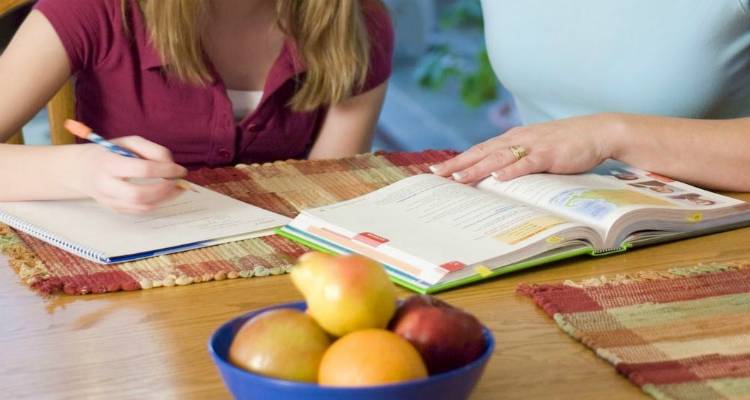 Ποιος ο ρόλος των γονέων στη μελέτη του παιδιού στο σπίτι;