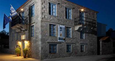 Μαργαρίτα Ράντεβα και Αναστασία Γιαννάκη-Σαραγλή υποδέχονται το κοινό στην Πινακοθήκη Κοντιά