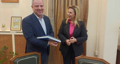 &Lambda;ή&mu;&nu;&omicron;&sigmaf;: &Sigma;&upsilon;&nu;ά&nu;&tau;&eta;&sigma;&eta; &Gamma;&epsilon;ώ&rho;&gamma;&alpha; &mu;&epsilon; &tau;&omicron;&nu; &Upsilon;&phi;&upsilon;&pi;&omicron;&upsilon;&rho;&gamma;ό &Alpha;&gamma;&rho;&omicron;&tau;&iota;&kappa;ή&sigmaf; &Alpha;&nu;ά&pi;&tau;&upsilon;&xi;&eta;&sigmaf; &Delta;. &Sigma;&tau;&alpha;&mu;&epsilon;&nu;ί&tau;&eta;