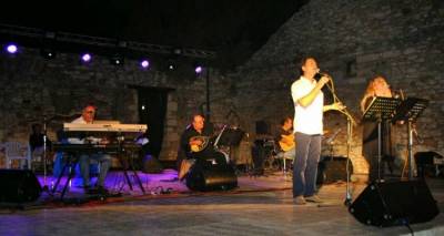 &Sigma;&tau;&iota;&sigmaf; 22 &Alpha;&upsilon;&gamma;&omicron;ύ&sigma;&tau;&omicron;&upsilon; &eta; &sigma;&upsilon;&nu;&alpha;&upsilon;&lambda;ί&alpha; &tau;&omicron;&upsilon; &sigma;&upsilon;&gamma;&kappa;&rho;&omicron;&tau;ή&mu;&alpha;&tau;&omicron;&sigmaf; &laquo;Έ&mu;&mu;&epsilon;&lambda;&omicron;&nu;&raquo; &sigma;&tau;&eta; &Mu;ύ&rho;&iota;&nu;&alpha;