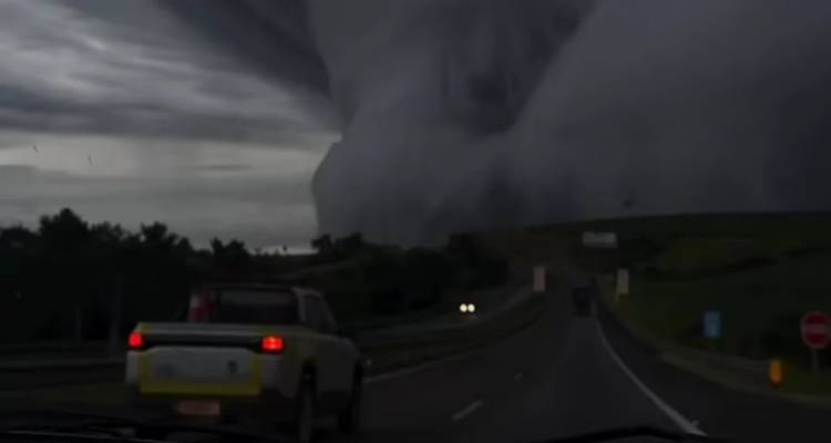 «Αποκαλυπτικό» σύννεφο καταιγίδας στον ουρανό της Βραζιλίας -Τρόμαξε όσους το αντίκρισαν [βίντεο]