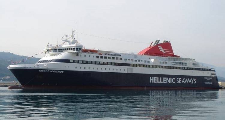 Στις 9 το βράδυ αναμένεται να αναχωρήσει το «Νήσος Μύκονος» από τον Πειραιά
