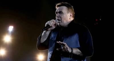 Ο Μανώλης Λιδάκης ακυρώνει τις καλοκαιρινές του συναυλίες