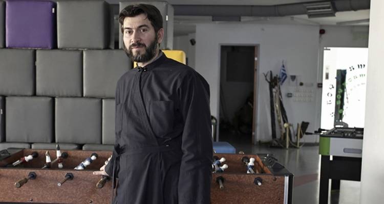 &Kappa;&iota;&beta;&omega;&tau;ό&sigmaf; &tau;&omicron;&upsilon; &Kappa;ό&sigma;&mu;&omicron;&upsilon;: Έ&nu;&omicron;&chi;&omicron;&sigmaf; &omicron; &pi;&alpha;&tau;έ&rho;&alpha;&sigmaf; &Alpha;&nu;&tau;ώ&nu;&iota;&omicron;&sigmaf; &gamma;&iota;&alpha; &sigma;&omega;&mu;&alpha;&tau;&iota;&kappa;έ&sigmaf; &kappa;&alpha;&kappa;&omicron;&pi;&omicron;&iota;ή&sigma;&epsilon;&iota;&sigmaf; &alpha;&nu;&eta;&lambda;ί&kappa;&omega;&nu;