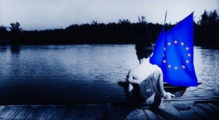 Ευρωβαρόμετρο: Οι Έλληνες αισθάνονται λιγότερο Ευρωπαίοι