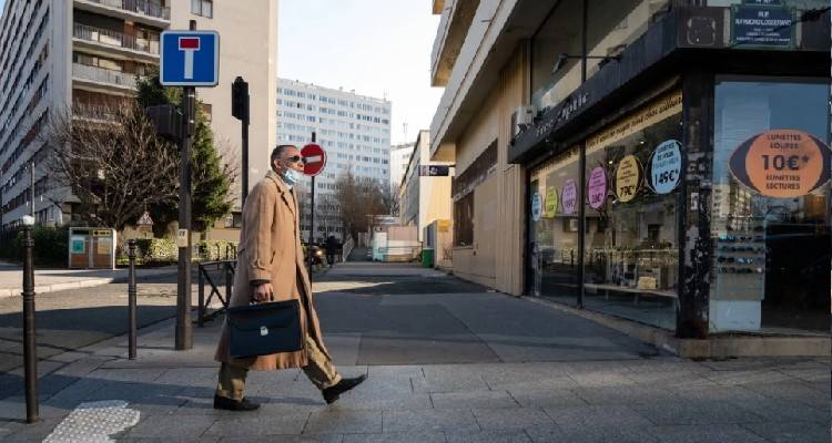 &Gamma;&alpha;&lambda;&lambda;ί&alpha;: &Alpha;ί&rho;&epsilon;&tau;&alpha;&iota; &eta; &upsilon;&pi;&omicron;&chi;&rho;&epsilon;&omega;&tau;&iota;&kappa;ό&tau;&eta;&tau;&alpha; &tau;&eta;&sigmaf; &chi;&rho;ή&sigma;&eta; &mu;ά&sigma;&kappa;&alpha;&sigmaf; &sigma;&epsilon; &epsilon;&xi;&omega;&tau;&epsilon;&rho;&iota;&kappa;&omicron;ύ&sigmaf; &chi;ώ&rho;&omicron;&upsilon;&sigmaf;, &alpha;&nu;&omicron;ί&gamma;&omicron;&upsilon;&nu; &tau;&alpha; &kappa;έ&nu;&tau;&rho;&alpha; &delta;&iota;&alpha;&sigma;&kappa;έ&delta;&alpha;&sigma;&eta;&sigmaf;