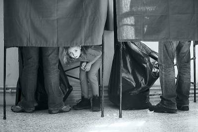 Πέρασε αλλά με απώλειες το νομοσχέδιο για τις αποκρατικοποιήσεις . Αλαλούμ με το άρθρο 4 το οποίο τελικά δεν πέρασε