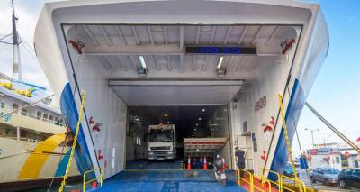 Ισπανία: Τέλος τα ηλεκτρικά αυτοκίνητα στα πλοία | Οι απαγορεύσεις στη μεταφορά τους