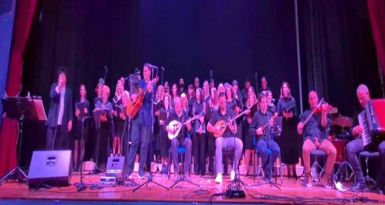 &Alpha;&nu;&omicron;&iota;&chi;&tau;ή &pi;&rho;ό&beta;&alpha; &tau;&eta;&sigmaf; &Delta;&eta;&mu;&omicron;&tau;&iota;&kappa;ή&sigmaf; &Chi;&omicron;&rho;&omega;&delta;ί&alpha;&sigmaf; &Lambda;ή&mu;&nu;&omicron;&upsilon;: &Eta; &mu;&omicron;&upsilon;&sigma;&iota;&kappa;ή &gamma;ί&nu;&epsilon;&tau;&alpha;&iota; &epsilon;&mu;&pi;&epsilon;&iota;&rho;ί&alpha; &gamma;&iota;&alpha; ό&lambda;&omicron;&upsilon;&sigmaf;