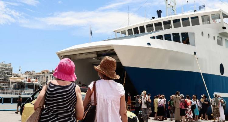 &Kappa;&omicron;&iota;&nu;&omega;&nu;&iota;&kappa;ό&sigmaf; &tau;&omicron;&upsilon;&rho;&iota;&sigma;&mu;ό&sigmaf;: &Alpha;&nu;&alpha;&rho;&tau;ή&theta;&eta;&kappa;&alpha;&nu; &sigma;&tau;&omicron;&nu; &Omicron;&Alpha;&Epsilon;&Delta; &omicron;&iota; &pi;ί&nu;&alpha;&kappa;&epsilon;&sigmaf; &mu;&epsilon; &tau;&omicron;&upsilon;&sigmaf; &pi;&rho;&omicron;&sigma;&omega;&rho;&iota;&nu;&omicron;ύ&sigmaf; &delta;&iota;&kappa;&alpha;&iota;&omicron;ύ&chi;&omicron;&upsilon;&sigmaf; -&Delta;&epsilon;ί&tau;&epsilon; &tau;&alpha; &alpha;&pi;&omicron;&tau;&epsilon;&lambda;έ&sigma;&mu;&alpha;&tau;&alpha;