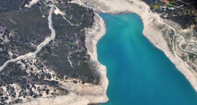 &Eta; &Kappa;ύ&pi;&rho;&omicron;&sigmaf; &kappa;&alpha;&lambda;&epsilon;ί &tau;&omicron;&upsilon;&sigmaf; &kappa;&alpha;&tau;&omicron;ί&kappa;&omicron;&upsilon;&sigmaf; &nu;&alpha; &mu;&epsilon;&iota;ώ&sigma;&omicron;&upsilon;&nu; &tau;&eta; &chi;&rho;ή&sigma;&eta; &nu;&epsilon;&rho;&omicron;ύ &kappa;&alpha;&tau;ά &delta;ύ&omicron; &lambda;&epsilon;&pi;&tau;ά &tau;&eta;&nu; &eta;&mu;έ&rho;&alpha; &epsilon;&nu; &mu;έ&sigma;&omega; &xi;&eta;&rho;&alpha;&sigma;ί&alpha;&sigmaf;