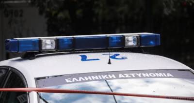 &laquo;&Mu;&epsilon; &chi;&tau;ύ&pi;&eta;&sigma;&epsilon; &sigma;&tau;&omicron; &kappa;&epsilon;&phi;ά&lambda;&iota;, &mu;&epsilon; &alpha;&pi;&epsilon;ί&lambda;&eta;&sigma;&epsilon; &mu;&epsilon; &mu;&alpha;&chi;&alpha;ί&rho;&iota; &kappa;&alpha;&iota; &mu;&epsilon; &beta;ί&alpha;&sigma;&epsilon;&raquo; | &Sigma;&omicron;&kappa;ά&rho;&epsilon;&iota; &eta; &Kappa;&iota;&nu;έ&zeta;&alpha; &pi;&omicron;&upsilon; έ&pi;&epsilon;&sigma;&epsilon; &alpha;&pi;ό &tau;&omicron;&nu; 3&omicron; ό&rho;&omicron;&phi;&omicron;