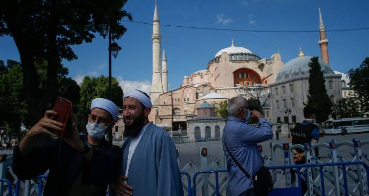 &Delta;έ&nu;&delta;&iota;&alpha;&sigmaf; &gamma;&iota;&alpha; &Alpha;&gamma;ί&alpha; &Sigma;&omicron;&phi;ί&alpha;: &Omicron; &Epsilon;&rho;&nu;&tau;&omicron;&gamma;ά&nu; &upsilon;&pi;&epsilon;&rho;&beta;&alpha;ί&nu;&epsilon;&iota; &tau;&alpha; &epsilon;&sigma;&kappa;&alpha;&mu;&mu;έ&nu;&alpha; | &Eta; &alpha;&pi;ό&phi;&alpha;&sigma;&eta; &tau;&eta;&sigmaf; &Tau;&omicron;&upsilon;&rho;&kappa;ί&alpha;&sigmaf; &sigma;&tau;&omicron; &Sigma;&upsilon;&mu;&beta;&omicron;ύ&lambda;&iota;&omicron; &Epsilon;&xi;&omega;&tau;&epsilon;&rho;&iota;&kappa;ώ&nu; &Upsilon;&pi;&omicron;&theta;έ&sigma;&epsilon;&omega;&nu; &tau;&eta;&sigmaf; &Epsilon;&Epsilon;