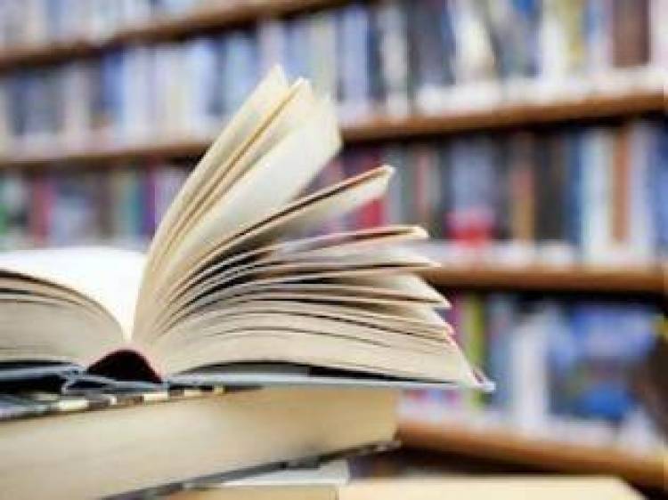 Πιο ευτυχισμένοι οι Έλληνες που διαβάζουν βιβλία