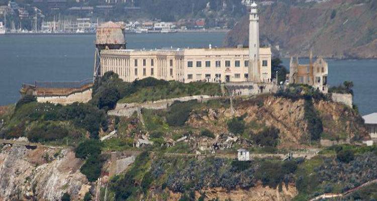 &Omicron;&tau;&alpha;&nu; &mu;&pi;ή&kappa;&alpha;&nu; &omicron;&iota; &pi;&rho;ώ&tau;&omicron;&iota; &kappa;&alpha;&tau;ά&delta;&iota;&kappa;&omicron;&iota; &sigma;&tau;&omicron; &Alpha;&lambda;&kappa;&alpha;&tau;&rho;ά&zeta; | &Epsilon;&kappa;&epsilon;ί &pi;&omicron;&upsilon; &pi;&lambda;έ&omicron;&nu; &kappa;ά&nu;&omicron;&upsilon;&nu; &kappa;&rho;&omicron;&upsilon;&alpha;&zeta;&iota;έ&rho;&epsilon;&sigmaf; (photos)