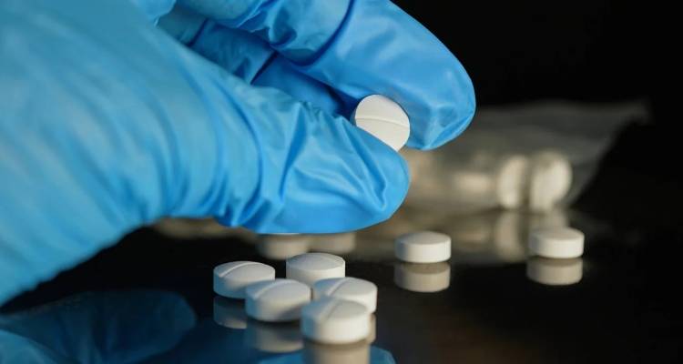 &Kappa;&omicron;&iota;&nu;ό &phi;ά&rho;&mu;&alpha;&kappa;&omicron; &gamma;&iota;&alpha; &tau;&omicron; ά&sigma;&theta;&mu;&alpha; &pi;&omicron;&lambda;&lambda;ά &upsilon;&pi;&omicron;&sigma;&chi;ό&mu;&epsilon;&nu;&omicron; &kappa;&alpha;&tau;ά &tau;&omega;&nu; &epsilon;&pi;&iota;&theta;&epsilon;&tau;&iota;&kappa;ώ&nu; &kappa;&alpha;&rho;&kappa;ί&nu;&omega;&nu; -&Tau;&iota; έ&delta;&epsilon;&iota;&xi;&epsilon; &mu;&epsilon;&lambda;έ&tau;&eta;