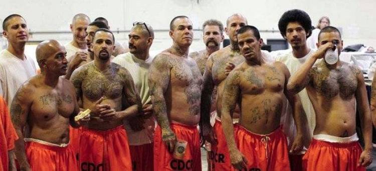 Φυλακισμένος απέκτησε παιδιά με 4 δεσμοφύλακες