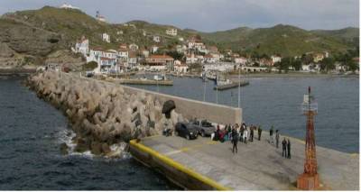 &Sigma;&tau;&omicron; &lambda;&iota;&mu;ά&nu;&iota; &tau;&omicron;&upsilon; &Alpha;&gamma;ί&omicron;&upsilon; &Epsilon;&upsilon;&sigma;&tau;&rho;&alpha;&tau;ί&omicron;&upsilon; "&xi;έ&mu;&epsilon;&iota;&nu;&alpha;&nu;" 15 &epsilon;&pi;&iota;&beta;ά&tau;&epsilon;&sigmaf; &tau;&omicron;&upsilon; &Tau;&alpha;&xi;&iota;ά&rho;&chi;&eta;