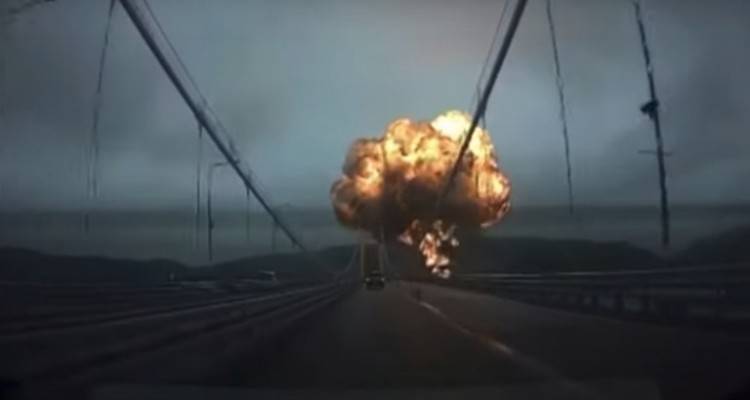 &Eta; &sigma;&tau;&iota;&gamma;&mu;ή &tau;&eta;&sigmaf; έ&kappa;&rho;&eta;&xi;&eta;&sigmaf; &sigma;&epsilon; &delta;ύ&omicron; &delta;&epsilon;&xi;&alpha;&mu;&epsilon;&nu;ό&pi;&lambda;&omicron;&iota;&alpha; &sigma;&tau;&eta; &Nu;ό&tau;&iota;&alpha; &Kappa;&omicron;&rho;έ&alpha; | &Mu;&pi;ά&lambda;&alpha; &phi;&lambda;ό&gamma;&alpha;&sigmaf; &laquo;&kappa;&upsilon;&nu;&eta;&gamma;ά&epsilon;&iota;&raquo; &alpha;&upsilon;&tau;&omicron;&kappa;ί&nu;&eta;&tau;&omicron; (photo)