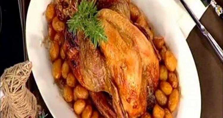 Γαλοπούλα γεμιστή με λαχανικά και κρασί Λήμνου