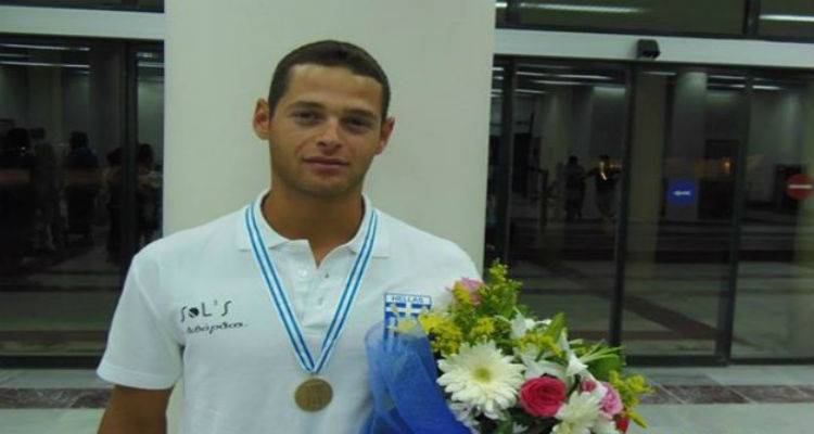 &Alpha;&pi;ό &tau;&omicron; &Rho;&iota;&omicron; &sigma;&tau;&omicron; &Rho;ό&tau;&epsilon;&rho;&nu;&tau;&alpha;&mu; &tau;&eta;&sigmaf; &Omicron;&lambda;&lambda;&alpha;&nu;&delta;ί&alpha;&sigmaf; &omicron; &Pi;&alpha;&nu;&alpha;&gamma;&iota;ώ&tau;&eta;&sigmaf; &Mu;&alpha;&gamma;&delta;&alpha;&nu;ή&sigmaf; | &Alpha;&nu;&alpha;&beta;ά&lambda;&lambda;&epsilon;&tau;&alpha;&iota; &eta; &epsilon;&kappa;&delta;ή&lambda;&omega;&sigma;&eta; &sigma;&tau;&eta; &Lambda;ή&mu;&nu;&omicron; &pi;&rho;&omicron;&sigmaf; &tau;&iota;&mu;ή &tau;&omicron;&upsilon; (video)