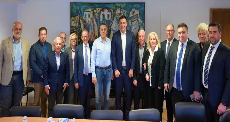 Συνάντηση στο Υπουργείο Ναυτιλίας για τη διασύνδεση των νησιών του Βορείου Αιγαίου με τη Θεσσαλία