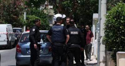 Νέα Σμύρνη: Με μία μαχαιριά σκότωσε τον γιο του ο 71χρονος | «Πάλευε να τον σώσει από τα ναρκωτικά» λένε οι γείτονες