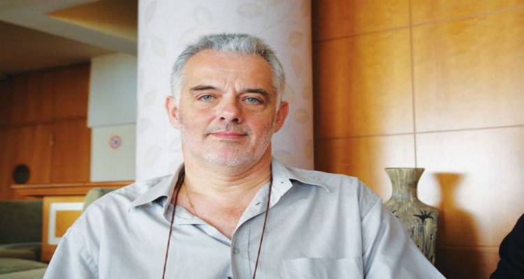 "&Sigma;&upsilon;&mu;&pi;&alpha;&rho;ά&tau;&alpha;&xi;&eta; &Pi;&omicron;&lambda;&iota;&tau;ώ&nu;" &omicron; &nu;έ&omicron;&sigmaf; &pi;&epsilon;&rho;&iota;&phi;&epsilon;&rho;&epsilon;&iota;&alpha;&kappa;ό&sigmaf; &sigma;&upsilon;&nu;&delta;&upsilon;&alpha;&sigma;&mu;ό&sigmaf; &mu;&epsilon; &epsilon;&pi;&iota;&kappa;&epsilon;&phi;&alpha;&lambda;ή&sigmaf; &tau;&omicron;&nu; &Gamma;&iota;ά&nu;&nu;&eta; &Sigma;&pi;&iota;&lambda;ά&nu;&eta;