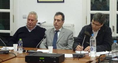 &Mu;&epsilon; &nu;&omicron;&mu;&iota;&kappa;ή &upsilon;&pi;&omicron;&sigma;&tau;ή&rho;&iota;&xi;&eta; &omicron;&iota; &delta;&iota;&epsilon;&kappa;&delta;&iota;&kappa;ή&sigma;&epsilon;&iota;&sigmaf; &tau;&eta;&sigmaf; &Lambda;ή&mu;&nu;&omicron;&upsilon; &sigma;&tau;&omicron; &alpha;&kappa;&tau;&omicron;&pi;&lambda;&omicron;ϊ&kappa;ό (photos)