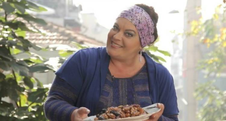 &Eta; &gamma;&nu;&omega;&sigma;&tau;ή &sigma;&epsilon;&phi; &Mu;&alpha;&rho;ί&alpha; &Epsilon;&kappa;&mu;&epsilon;&kappa;&tau;&sigma;ί&omicron;&gamma;&lambda;&omicron;&upsilon; &sigma;&tau;&eta;&nu; &kappa;&omicron;&pi;ή &pi;ί&tau;&alpha;&sigmaf; &tau;&omicron;&upsilon; &Sigma;&upsilon;&lambda;&lambda;ό&gamma;&omicron;&upsilon; &Phi;&iota;&sigma;&iota;&nu;&iota;&omega;&tau;ώ&nu; &Lambda;ή&mu;&nu;&omicron;&upsilon;