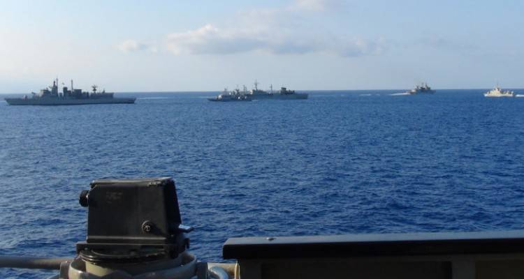 &Mu;&epsilon; &alpha;&nu;&tau;&iota;-Navtex &alpha;&pi;&alpha;&nu;&tau;ά &eta; &Epsilon;&lambda;&lambda;ά&delta;&alpha; &sigma;&tau;&iota;&sigmaf; &tau;&omicron;&upsilon;&rho;&kappa;&iota;&kappa;έ&sigmaf; &pi;&rho;&omicron;&kappa;&lambda;ή&sigma;&epsilon;&iota;&sigmaf; | &Tau;&iota; &alpha;&nu;&alpha;&phi;έ&rho;&epsilon;&iota;