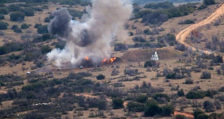 &Lambda;ή&mu;&nu;&omicron;&sigmaf;: &Kappa;&alpha;&tau;&alpha;&sigma;&tau;&rho;&omicron;&phi;ή &pi;&upsilon;&rho;&omicron;&mu;&alpha;&chi;&iota;&kappa;ώ&nu; &sigma;&tau;&omicron; &Pi;&epsilon;&delta;ί&omicron; &Beta;&omicron;&lambda;ή&sigmaf; &laquo;&Pi;&alpha;&rho;&alpha;&delta;&epsilon;&iota;&sigma;ί&omicron;&upsilon;&raquo; &alpha;&pi;ό &tau;&eta;&nu; 130 &Sigma;&Mu;