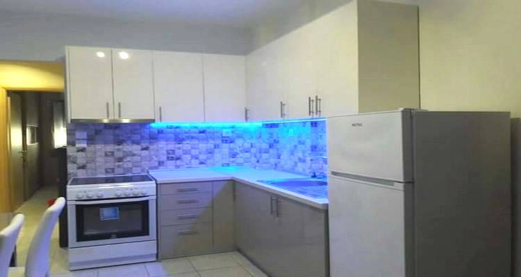 &Mu;&iota;&kappa;&rho;ή &alpha;&gamma;&gamma;&epsilon;&lambda;ί&alpha;: &Epsilon;&nu;&omicron;&iota;&kappa;&iota;ά&zeta;&epsilon;&tau;&alpha;&iota; &epsilon;&pi;&iota;&pi;&lambda;&omega;&mu;έ&nu;&eta; &delta;ί&chi;&omega;&rho;&eta; &gamma;&kappa;&alpha;&rho;&sigma;&omicron;&nu;&iota;έ&rho;&alpha; &sigma;&tau;&eta; &Theta;&epsilon;&sigma;&sigma;&alpha;&lambda;&omicron;&nu;ί&kappa;&eta; (photos)