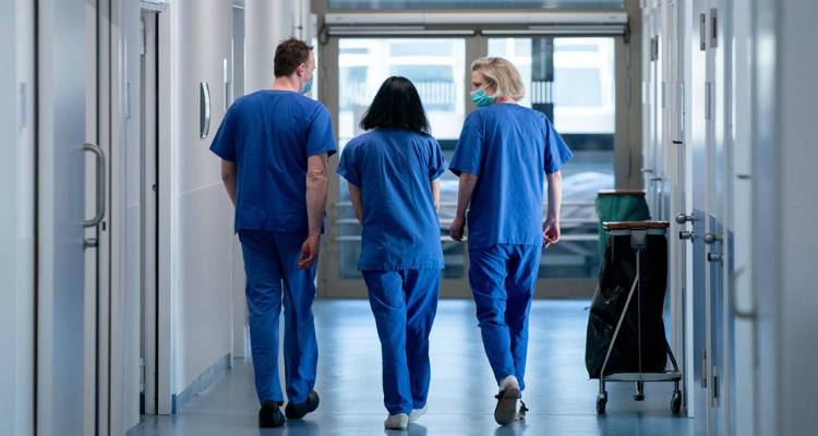 K&omicron;&rho;&omega;&nu;&omicron;ϊό&sigmaf;: &Sigma;&epsilon; &epsilon;&pi;&iota;&kappa;ί&nu;&delta;&upsilon;&nu;&eta; &tau;&rho;&omicron;&chi;&iota;ά &eta; &chi;ώ&rho;&alpha; | &Tau;&rho;&iota;&pi;&lambda;&alpha;&sigma;&iota;ά&sigma;&tau;&eta;&kappa;&alpha;&nu; &sigma;&epsilon; 12 &mu;έ&rho;&epsilon;&sigmaf; &omicron;&iota; &delta;&iota;&alpha;&sigma;&omega;&lambda;&eta;&nu;&omega;&mu;έ&nu;&omicron;&iota;