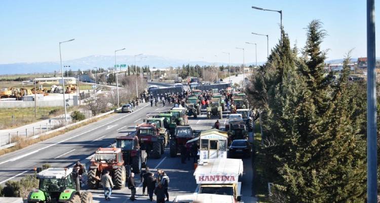 &Lambda;ά&rho;&iota;&sigma;&alpha;: &Theta;&alpha; &sigma;&tau;ή&sigma;&omicron;&upsilon;&mu;&epsilon; &mu;&pi;&lambda;ό&kappa;&omicron; &pi;&omicron;&upsilon; &theta;&alpha; &beta;ά&lambda;&epsilon;&iota; &phi;&omega;&tau;&iota;ά &sigma;&epsilon; ό&lambda;&eta; &tau;&eta;&nu; &Epsilon;&lambda;&lambda;ά&delta;&alpha;, &lambda;έ&nu;&epsilon; &omicron;&iota; &alpha;&gamma;&rho;ό&tau;&epsilon;&sigmaf; &sigma;&tau;&eta; &Nu;ί&kappa;&alpha;&iota;&alpha; - &Sigma;&upsilon;&gamma;&kappa;&epsilon;&nu;&tau;&rho;ώ&theta;&eta;&kappa;&alpha;&nu; &pi;&epsilon;&rho;ί &tau;&alpha; 300 &tau;&rho;&alpha;&kappa;&tau;έ&rho;
