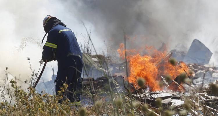 Από τροχαίο δυστύχημα η φωτιά στη Λέσβο -Βρέθηκε απανθρακωμένη σορός ηλικιωμένου σε αυτοκίνητο