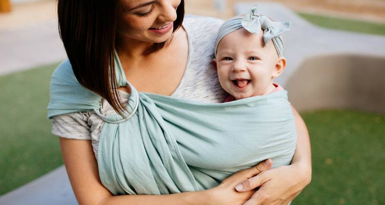 &Sigma;&upsilon;&nu;ά&nu;&tau;&eta;&sigma;&eta; babywearing &sigma;&tau;&eta; &Mu;ύ&rho;&iota;&nu;&alpha;