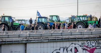 &Sigma;&tau;&alpha; &mu;&pi;&lambda;ό&kappa;&alpha; &pi;&alpha;&rho;&alpha;&mu;έ&nu;&omicron;&upsilon;&nu; &omicron;&iota; &alpha;&gamma;&rho;ό&tau;&epsilon;&sigmaf;: &Kappa;&lambda;&iota;&mu;&alpha;&kappa;ώ&nu;&omicron;&upsilon;&nu; &tau;&iota;&sigmaf; &kappa;&iota;&nu;&eta;&tau;&omicron;&pi;&omicron;&iota;ή&sigma;&epsilon;&iota;&sigmaf; | &Sigma;&eta;&kappa;ώ&nu;&omicron;&upsilon;&nu; &tau;&iota;&sigmaf; &mu;&pi;ά&rho;&epsilon;&sigmaf; &tau;&omega;&nu; &delta;&iota;&omicron;&delta;ί&omega;&nu; &tau;&omicron; &Sigma;&alpha;&beta;&beta;&alpha;&tau;&omicron;&kappa;ύ&rho;&iota;&alpha;&kappa;o
