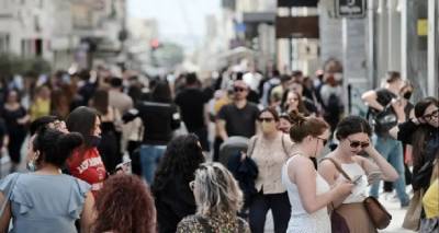 &Kappa;&omicron;&rho;&omega;&nu;&omicron;ϊό&sigmaf;: 2.385 &nu;έ&alpha; &kappa;&rho;&omicron;ύ&sigma;&mu;&alpha;&tau;&alpha;, 156 &delta;&iota;&alpha;&sigma;&omega;&lambda;&eta;&nu;&omega;&mu;έ&nu;&omicron;&iota;, 11 &nu;&epsilon;&kappa;&rho;&omicron;ί