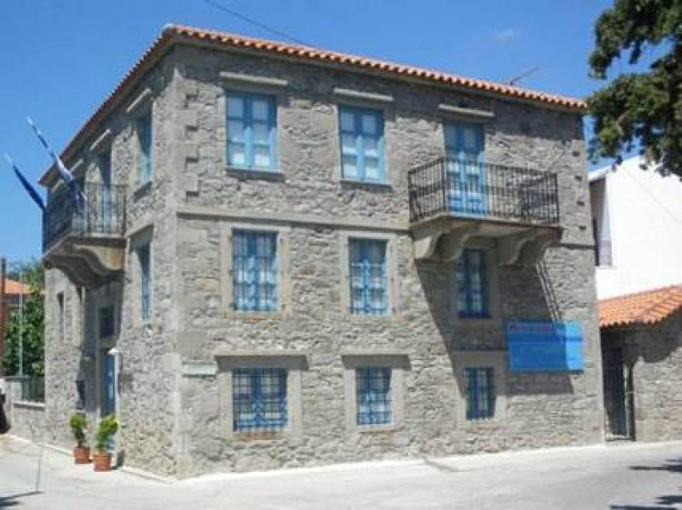 &Epsilon;&gamma;&kappa;&alpha;ί&nu;&iota;&alpha; &gamma;&iota;&alpha; &delta;ύ&omicron; &epsilon;&kappa;&theta;έ&sigma;&epsilon;&iota;&sigmaf; &tau;&eta;&nu; &Pi;&alpha;&rho;&alpha;&sigma;&kappa;&epsilon;&upsilon;ή &sigma;&tau;&eta;&nu; &Pi;&iota;&nu;&alpha;&kappa;&omicron;&theta;ή&kappa;&eta; &Kappa;&omicron;&nu;&tau;&iota;ά