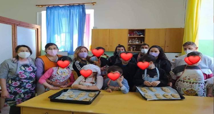 &Lambda;ή&mu;&nu;&omicron;&sigmaf;: &Pi;&alpha;&sigma;&chi;&alpha;&lambda;&iota;&nu;ή &sigma;&upsilon;&nu;&epsilon;&rho;&gamma;&alpha;&sigma;ί&alpha; &mu;&epsilon;&tau;&alpha;&xi;ύ &Delta;.&Iota;&Epsilon;&Kappa; &kappa;&alpha;&iota; &Epsilon;&iota;&delta;&iota;&kappa;&omicron;ύ &Sigma;&chi;&omicron;&lambda;&epsilon;ί&omicron;&upsilon; &Kappa;&alpha;&lambda;&lambda;&iota;&theta;έ&alpha;&sigmaf;