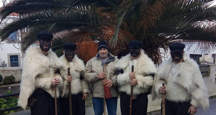 &Omicron;&iota; &Nu;έ&omicron;&iota; &tau;&omega;&nu; &Kappa;&alpha;&mu;&iota;&nu;ί&omega;&nu; &epsilon;&nu;&eta;&mu;&epsilon;&rho;ώ&nu;&omicron;&upsilon;&nu;: &laquo;&Omicron;&iota; &Mu;&pi;&alpha;&nu;&tau;&alpha;&tau;&zeta;&omicron;ύ&delta;&epsilon;&sigmaf; &theta;&alpha; &epsilon;&mu;&phi;&alpha;&nu;&iota;&sigma;&tau;&omicron;ύ&nu; &sigma;&tau;&omicron; &chi;&omega;&rho;&iota;ό&raquo;