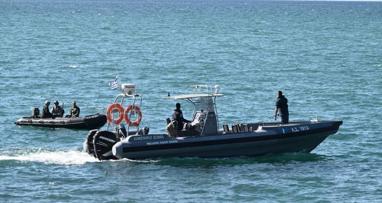 Επιχείρηση διάσωσης 120 προσφύγων, τα ξημερώματα, ανοιχτά της Ρόδου