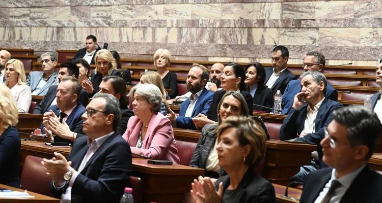 &Pi;έ&rho;&alpha;&sigma;&epsilon; &eta; &pi;&rho;ό&tau;&alpha;&sigma;&eta; &Kappa;&alpha;&sigma;&sigma;&epsilon;&lambda;ά&kappa;&eta; &gamma;&iota;&alpha; &sigma;&upsilon;&nu;έ&delta;&rho;&iota;&omicron; 23-25 &Phi;&epsilon;&beta;&rho;&omicron;&upsilon;&alpha;&rho;ί&omicron;&upsilon; -&Epsilon;&nu;&tau;ά&sigma;&epsilon;&iota;&sigmaf;, &kappa;&alpha;&beta;&gamma;ά&delta;&epsilon;&sigmaf; &kappa;&alpha;&iota; &omicron; &pi;&lambda;&eta;&theta;&upsilon;&nu;&tau;&iota;&kappa;ό&sigmaf; &tau;&eta;&sigmaf; &Alpha;&chi;&tau;&sigma;&iota;ό&gamma;&lambda;&omicron;&upsilon;