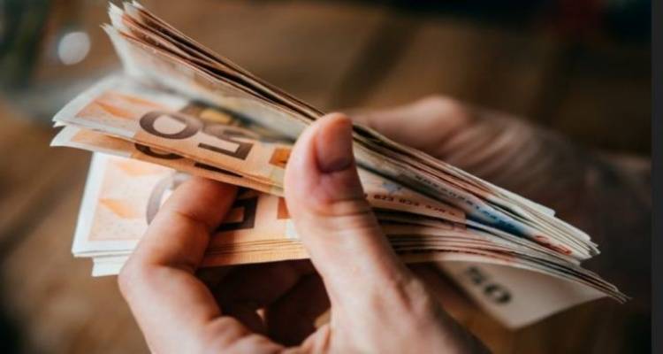 &Mu;ύ&rho;&iota;&nu;&alpha;: Έ&kappa;&kappa;&lambda;&eta;&sigma;&eta; &gamma;&iota;&alpha; &epsilon;&pi;&iota;&sigma;&tau;&rho;&omicron;&phi;ή &chi;&rho;&eta;&mu;&alpha;&tau;&iota;&kappa;&omicron;ύ &pi;&omicron;&sigma;&omicron;ύ &pi;&omicron;&upsilon; &chi;ά&theta;&eta;&kappa;&epsilon; &sigma;&epsilon; &kappa;&epsilon;&nu;&tau;&rho;&iota;&kappa;ό &sigma;&eta;&mu;&epsilon;ί&omicron; &tau;&eta;&sigmaf; &pi;ό&lambda;&eta;&sigmaf;