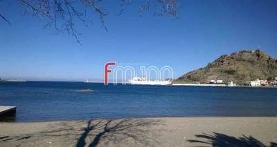 Πρόσκρουση φορτηγού πλοίου τα ξημερώματα στο λιμάνι της Μύρινας (photos)